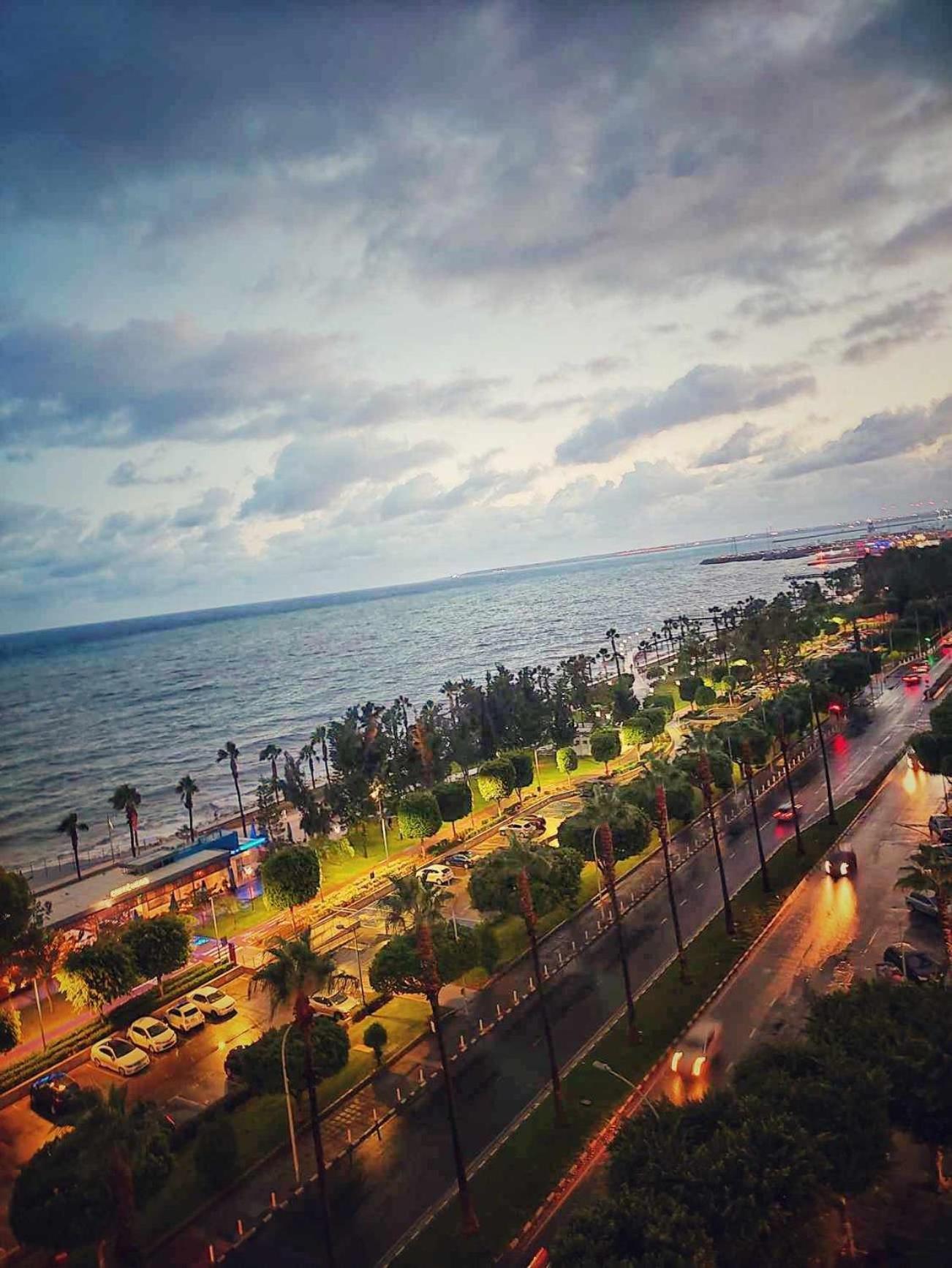 Sea Front & City Center, Amazing Sea View Limassol Kültér fotó